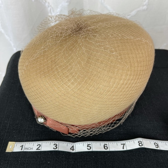 👀 Gorgeous Vintage Tan Jeweled Ribbon Trimmed Hat - Picture 2 of 7